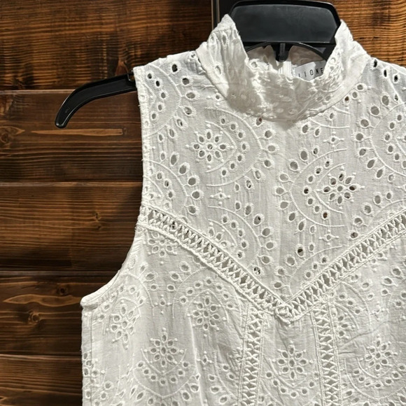 Lioness Tunic - Picture 5 of 12